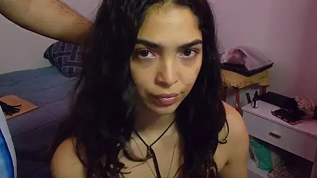 Snapshot of ooluchyferoo chatting on August 6, 12:23 am ooluchyferoo online show from August 6, 12:23 am