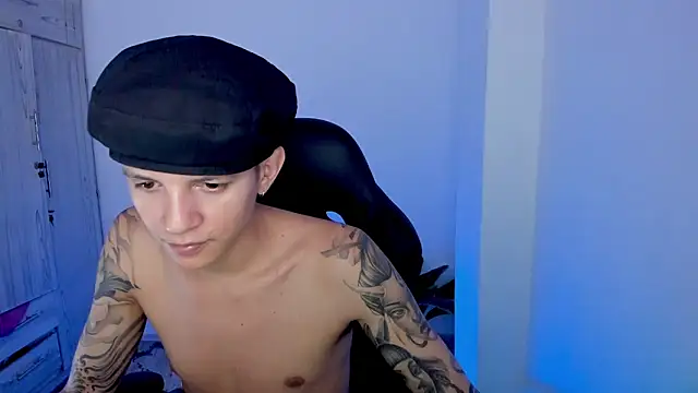 tylerrnova online show from July 11, 3:20 am