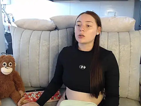 Snapshot of Madiison_Keller chatting on June 23, 6:06 pm Madiison Keller online show from June 23, 6:06 pm