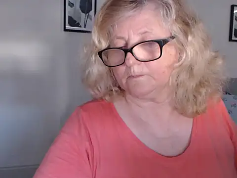 NoraMelow online show from July 11, 7:44 am