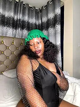 Pretty Mariiie online show from June 18, 8:35 pm