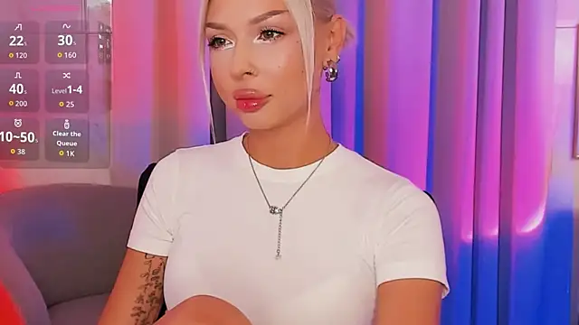 Snapshot of Alaska_Lane chatting on August 3, 9:29 pm Alaska Lane online show from August 3, 9:29 pm