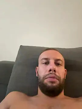 Snapshot of tittolone98 chatting on July 14, 2:05 am tittolone98 online show from July 14, 2:05 am