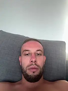 Snapshot of tittolone98 chatting on July 30, 5:45 pm tittolone98 online show from July 30, 5:45 pm