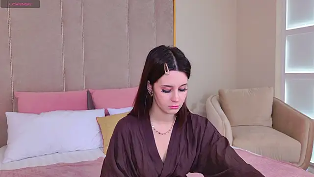 SelenaAlmond online show from June 20, 5:10 am