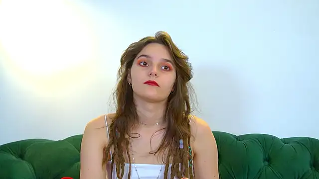 VictoriaVince online show from June 20, 6:27 am