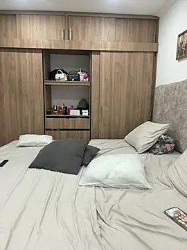Valen Milf4u online show from July 30, 1:43 pm