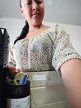 HeLiSa69ebony online show from July 7, 11:36 am