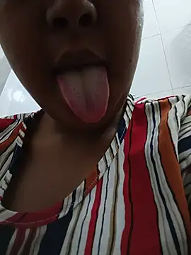 HeLiSa69ebony online show from August 6, 8:38 am