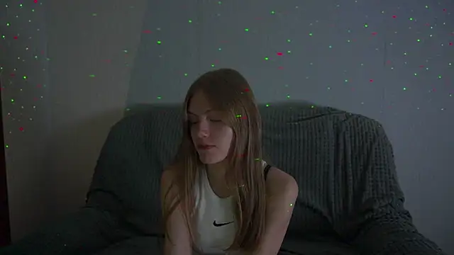 Snapshot of BlondAura chatting on June 26, 1:04 pm BlondAura online show from June 26, 1:04 pm