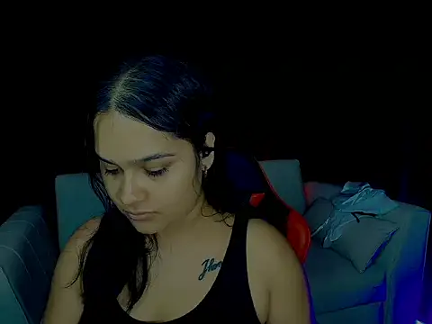 Yesenia26p online show from July 14, 11:32 pm