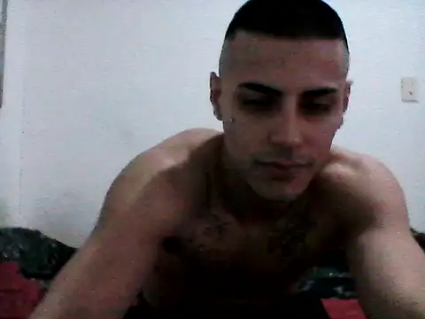 Snapshot of Aronfox23 chatting on July 28, 8:52 pm Aronfox23 online show from July 28, 8:52 pm