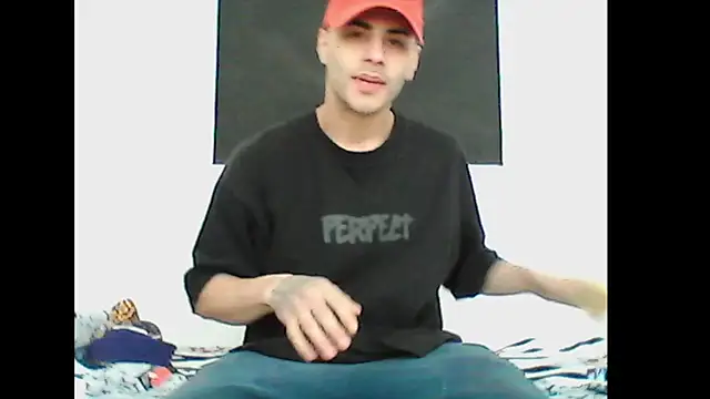 Snapshot of Aronfox23 chatting on July 30, 4:39 pm Aronfox23 online show from July 30, 4:39 pm