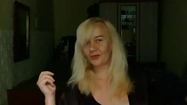 Ravelynni online show from July 12, 1:57 pm