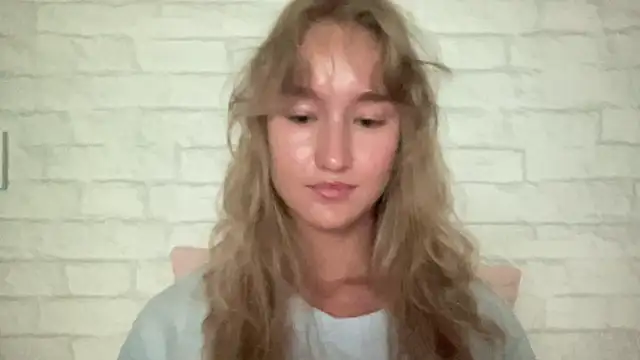 Snapshot of MissMillyx chatting on June 22, 5:48 am MissMillyx online show from June 22, 5:48 am