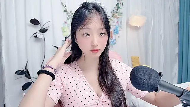Winnie666999 online show from August 6, 3:25 pm