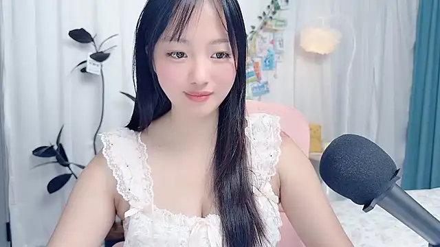 Winnie666999 online show from August 9, 3:23 am