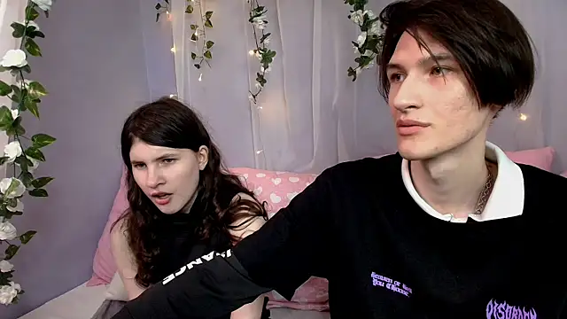 NoriMoore online show from July 1, 3:34 pm