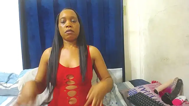 Snapshot of candyass3 chatting on August 1, 7:24 pm candyass3 online show from August 1, 7:24 pm