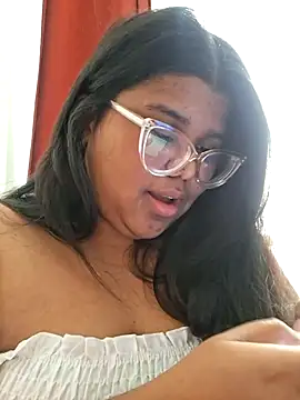 Delya soloexperimento online show from July 1, 3:56 pm