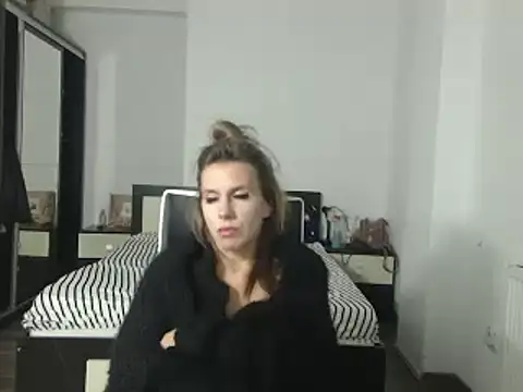 Snapshot of DedeSibel chatting on January 27, 6:52 pm DedeSibel online show from January 27, 6:52 pm