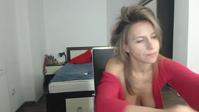Snapshot of DedeSibel chatting on February 27, 3:59 pm DedeSibel online show from February 27, 3:59 pm