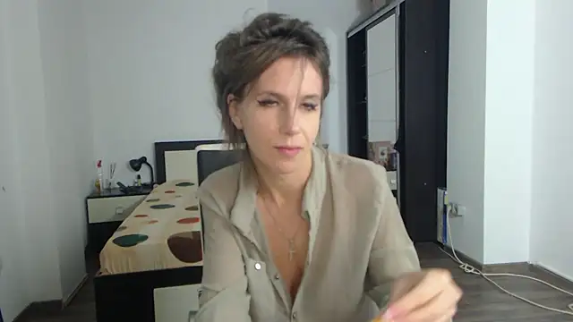 Snapshot of DedeSibel chatting on March 9, 7:37 pm DedeSibel online show from March 9, 7:37 pm