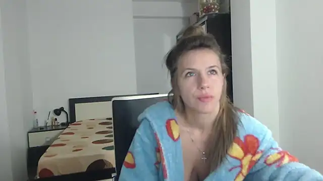 Snapshot of DedeSibel chatting on March 13, 6:58 am DedeSibel online show from March 13, 6:58 am