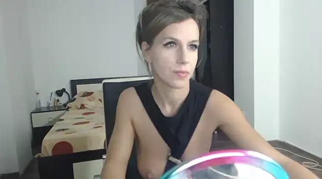 Snapshot of DedeSibel chatting on March 14, 6:07 pm DedeSibel online show from March 14, 6:07 pm