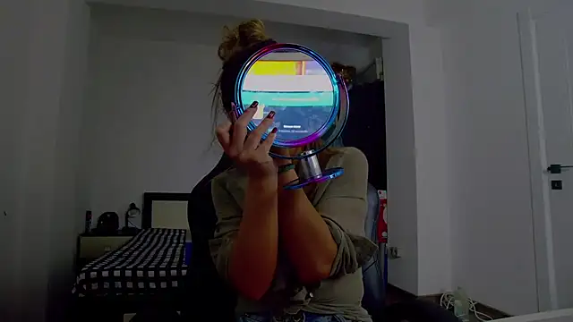 DedeSibel online show from December 14, 1:49 pm