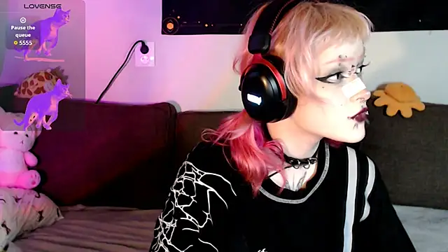 meow nicole online show from July 5, 6:59 pm