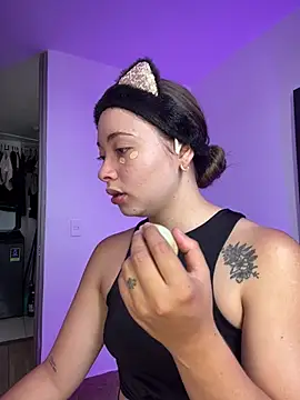 Snapshot of mia_bornner chatting on July 8, 6:12 pm mia bornner online show from July 8, 6:12 pm