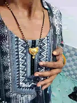 Queen nishu03 online show from June 29, 4:18 pm