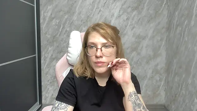 Reginasmilee online show from February 24, 5:54 am