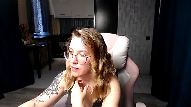 Reginasmilee online show from September 11, 4:45 am