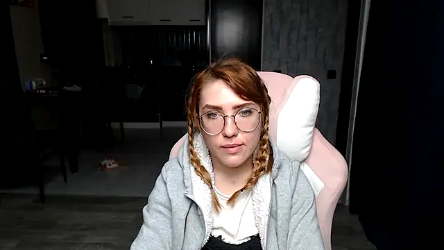 Reginasmilee online show from November 20, 2:01 am