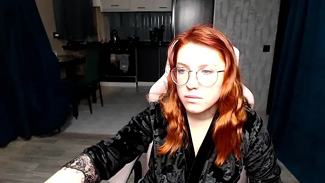 Reginasmilee online show from December 2, 12:38 am