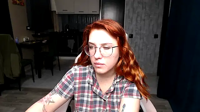 Reginasmilee online show from December 5, 12:41 am