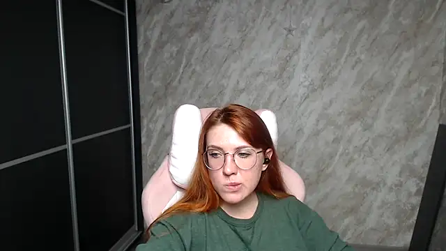 Reginasmilee online show from February 10, 5:33 am