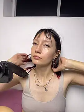 im lizzy17 online show from July 18, 5:22 am