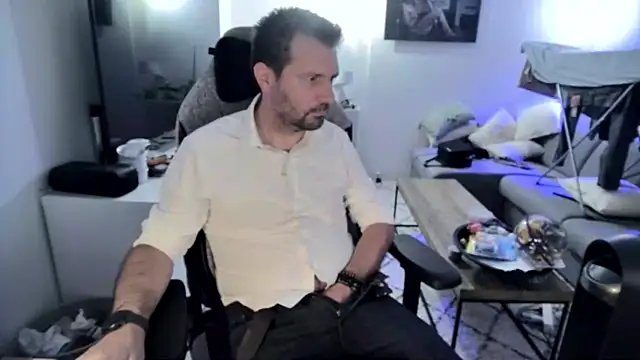 Snapshot of pc92160 chatting on July 27, 3:19 pm pc92160 online show from July 27, 3:19 pm
