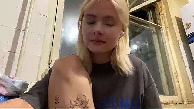 Snapshot of Jeneienal_1 chatting on July 21, 7:49 pm Jeneienal 1 online show from July 21, 7:49 pm