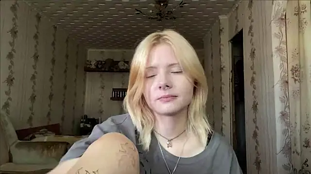 Snapshot of Jeneienal_1 chatting on August 1, 3:22 pm Jeneienal 1 online show from August 1, 3:22 pm