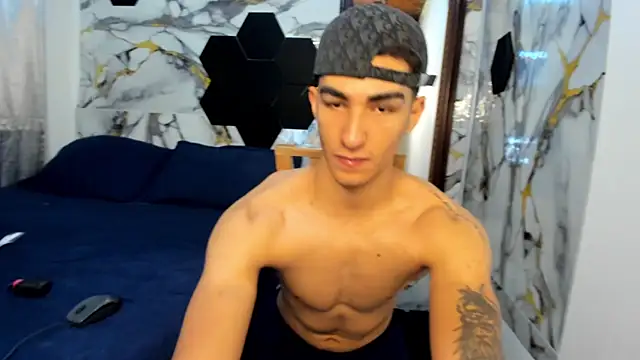 Snapshot of Goldendesirexx chatting on June 27, 6:57 pm Goldendesirexx online show from June 27, 6:57 pm