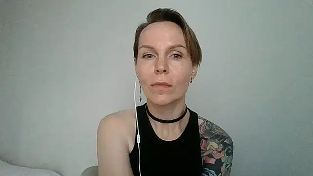 SunKissedxx online show from June 25, 3:49 pm