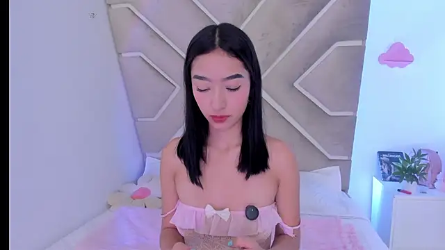 annelisee  online show from June 26, 11:09 pm
