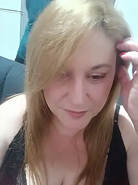 Snapshot of gatalora chatting on July 2, 3:23 am gatalora online show from July 2, 3:23 am