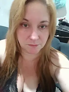 Snapshot of gatalora chatting on July 3, 3:02 am gatalora online show from July 3, 3:02 am