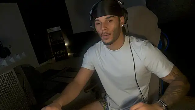 Kylewhitedgs online show from July 1, 2:07 pm