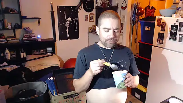 Daddy Werewolf online show from July 3, 4:41 am